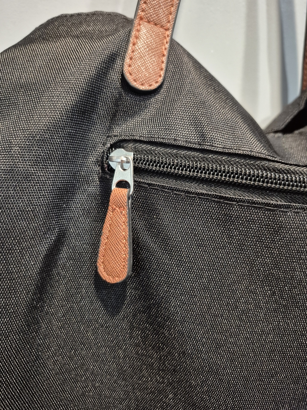 Roots Nylon Water Resistant Black Tote Bag Brown Leather Straps 3 Compartments - Picture 12 of 17